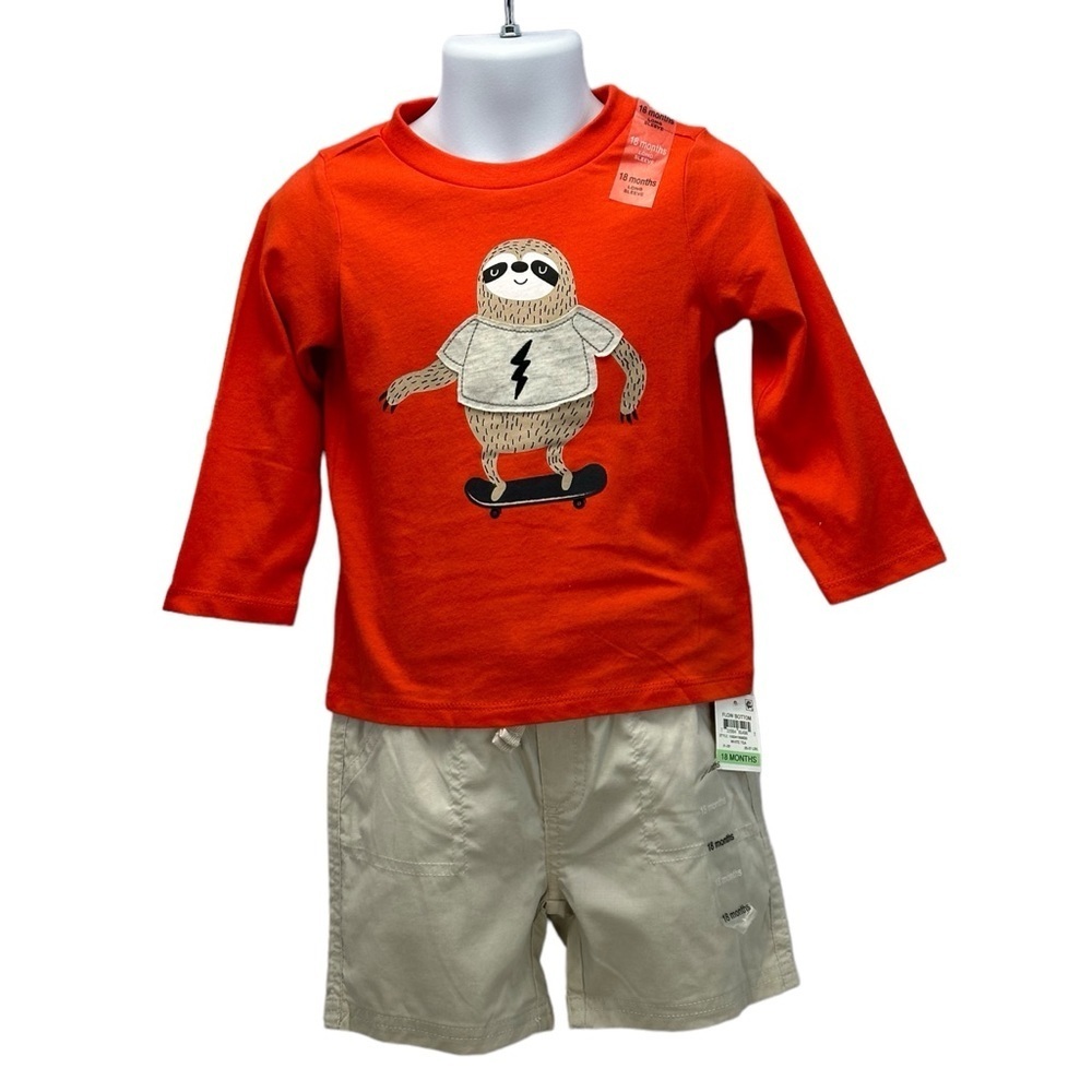 First Impression 2 piece Set - Long sleeve Sloth Riding Skateboard Tee & Shorts